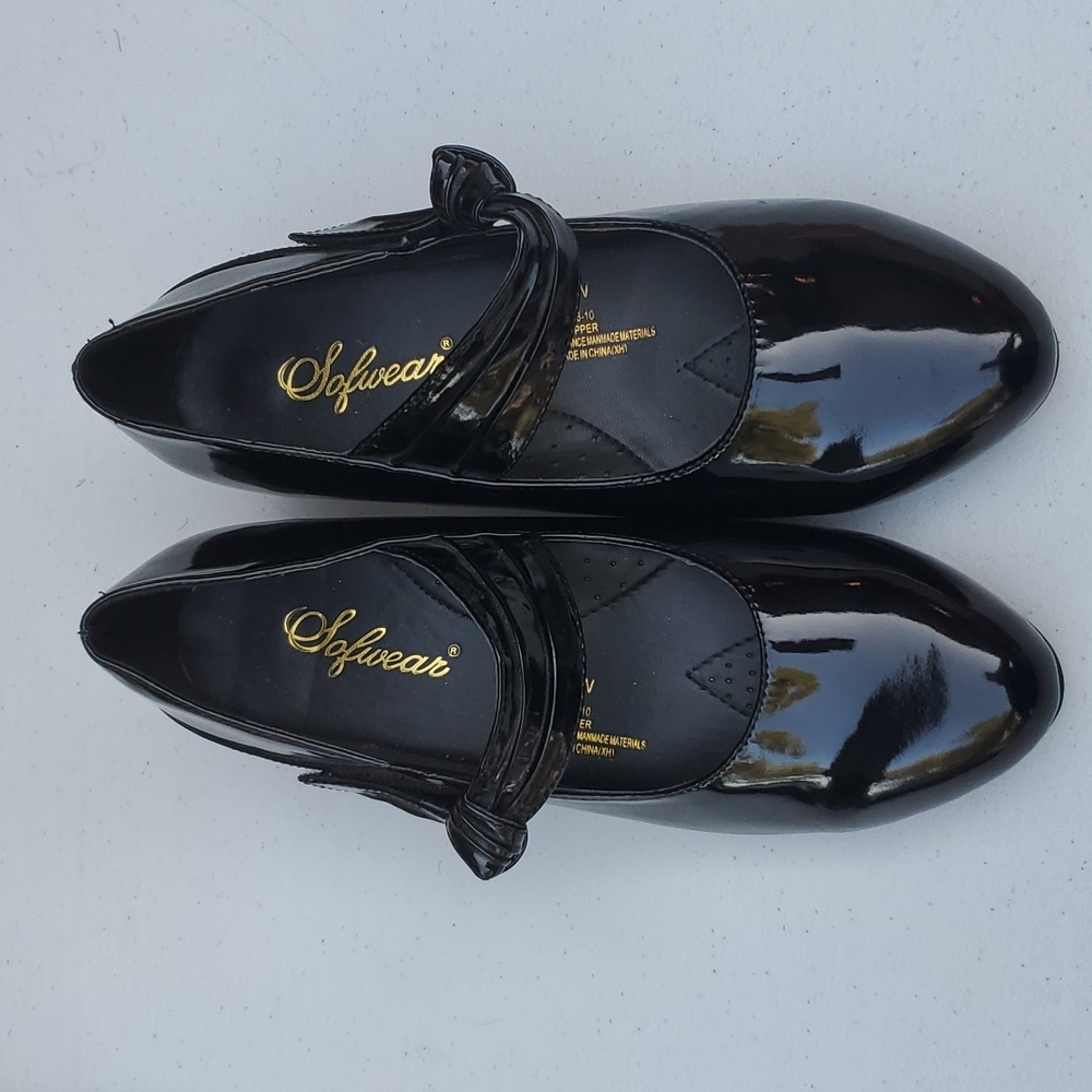 Not worn Sz10w Sofwear shiny black shoes